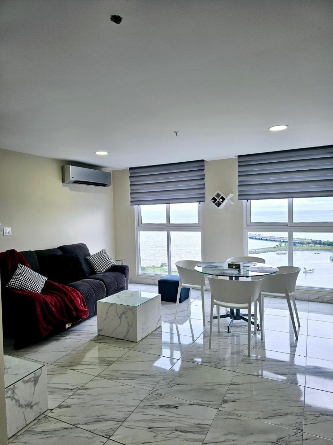 Con Vista Al Mar Av Balboa * Panama City